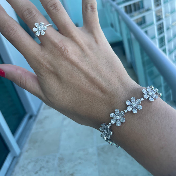 Daisy Chain Diamond Bracelet