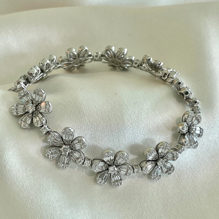 Daisy Chain Diamond Bracelet