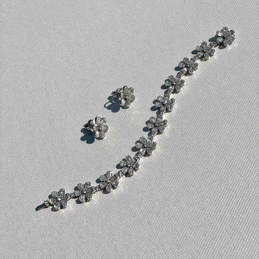 Daisy Chain Diamond Bracelet